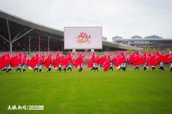 但他的优点不仅仅是进球，还有他的工作态度，他总是为球队努力工作，从前场开始逼抢。